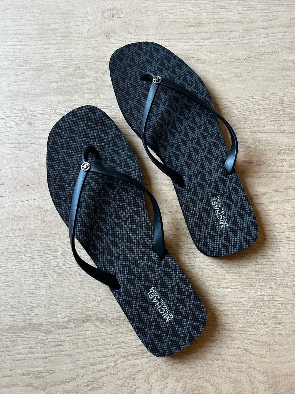 Michael Kors Black MK Logo Flip Flop Sandals with Branded Accent Women’s Size 10